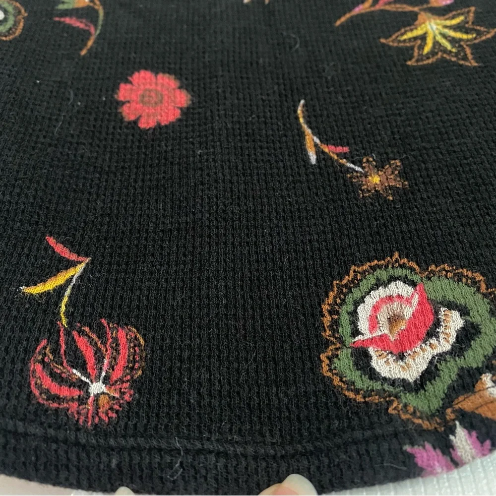 Old Navy Black Floral Thermal Long Sleeve Shirt Toddler Girls 5T Fall